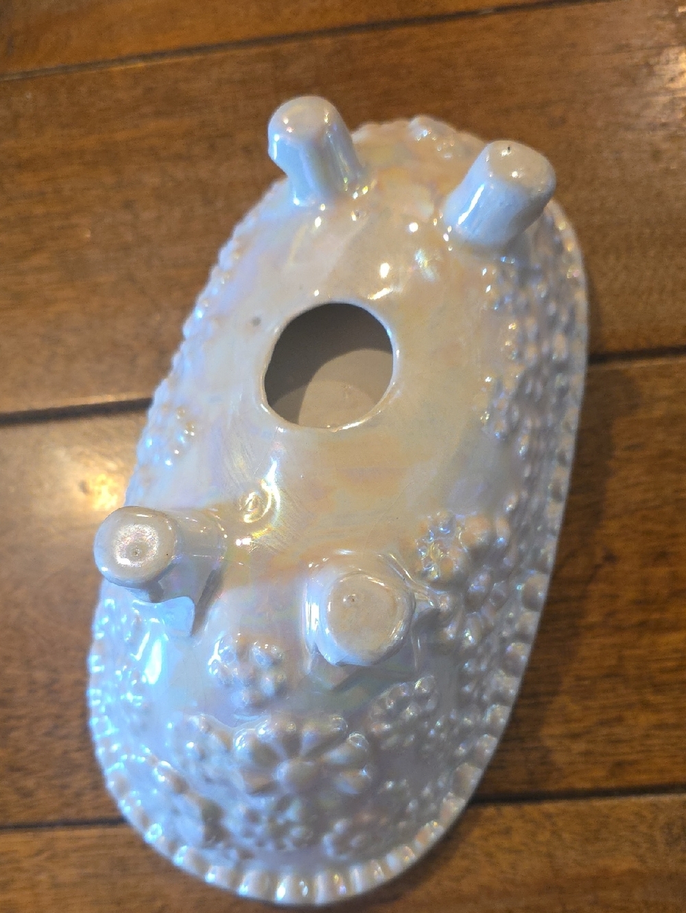 Iridescent White Decorative Mini Clawfoot Tub Soap Dish Floral Accents - Picture 6 of 6